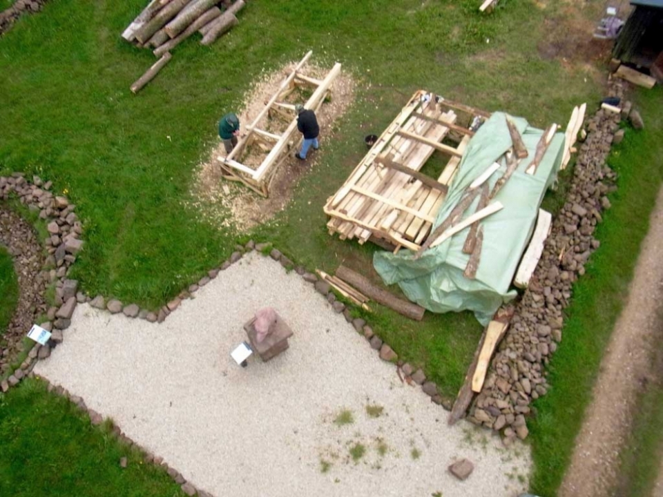 Ein Überblick über Baustelle und Holzlager